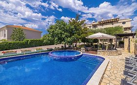 Villa Haya With Heated Pool